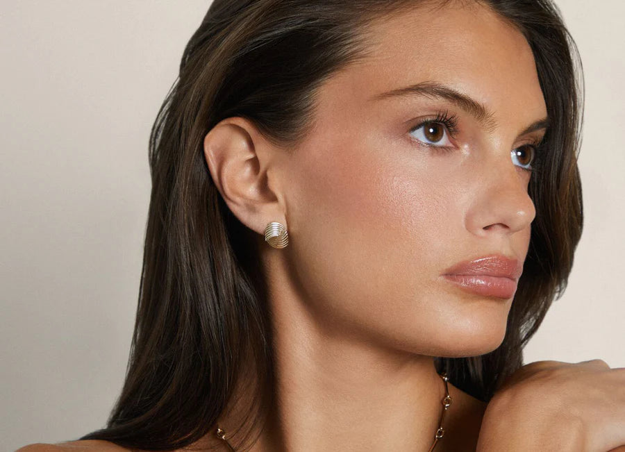EF-Collection Gold Freya Stud Earrings